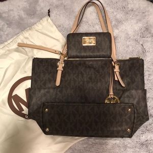 Authentic Michael Kors tote and wristlet